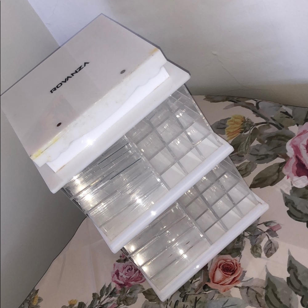 Spinning LipGloss Tower